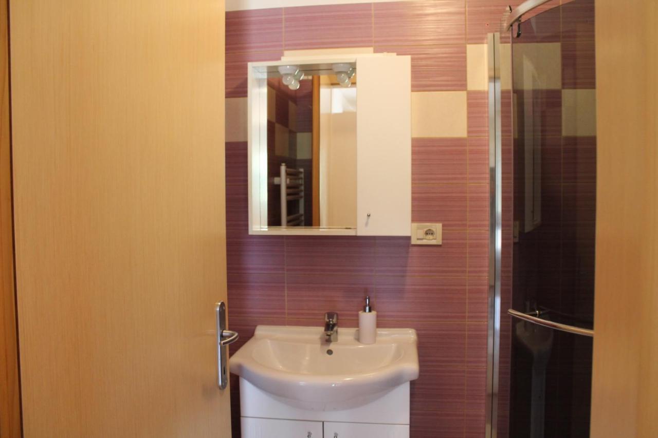 Apartmani Klaudija Valun Luaran gambar