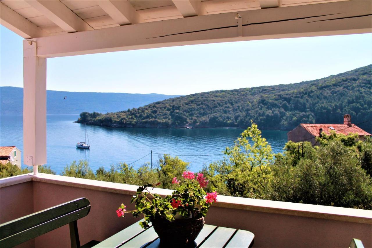 Apartmani Klaudija Valun Luaran gambar