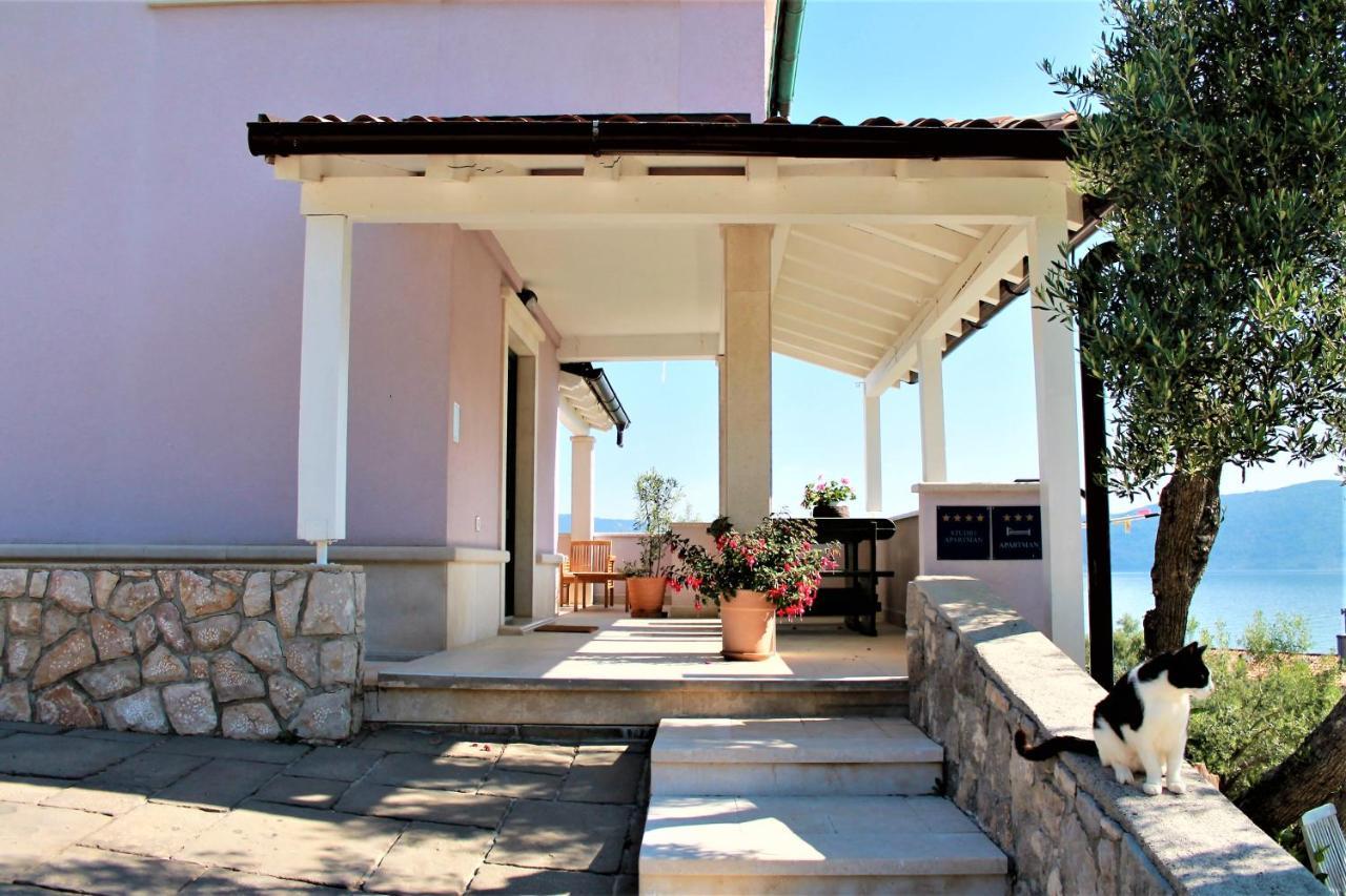 Apartmani Klaudija Valun Luaran gambar
