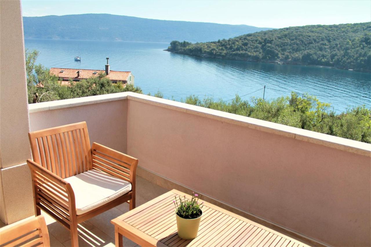 Apartmani Klaudija Valun Luaran gambar
