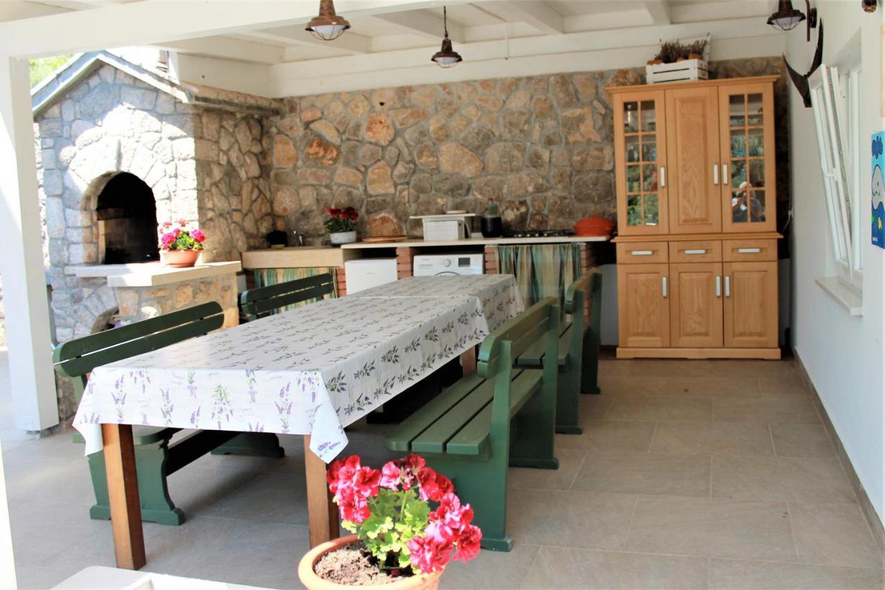 Apartmani Klaudija Valun Luaran gambar