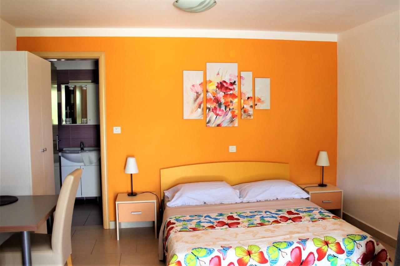 Apartmani Klaudija Valun Luaran gambar