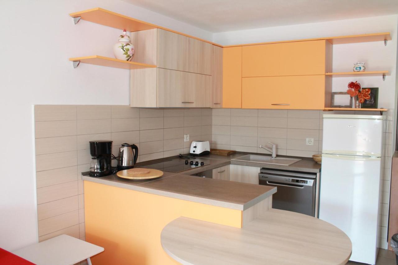 Apartmani Klaudija Valun Luaran gambar