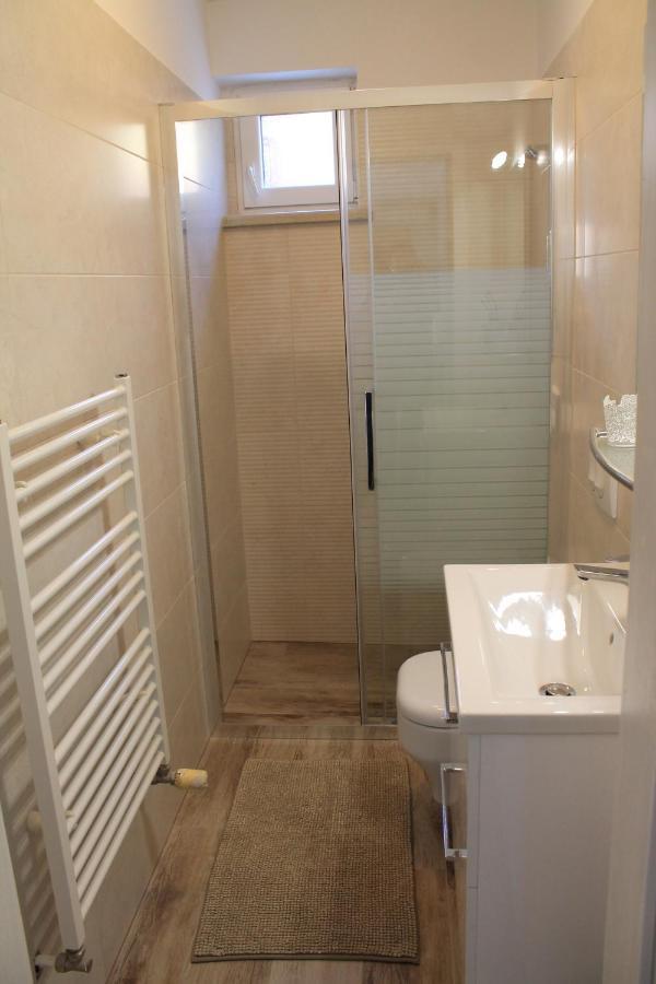 Apartmani Klaudija Valun Luaran gambar